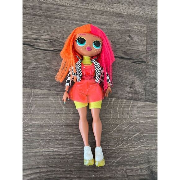 L.O.L. Surprise! O.M.G. Neon Recious Doll - Picture 1 of 3